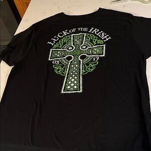 Black Graphic T-Shirt with Green Celtic Design XL